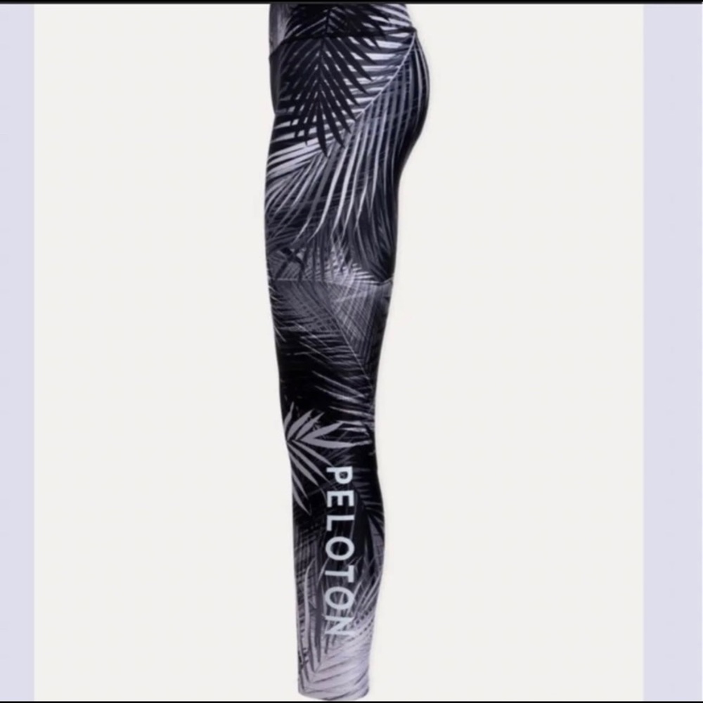 Peloton WITH High Waisted Palm Noir Legging